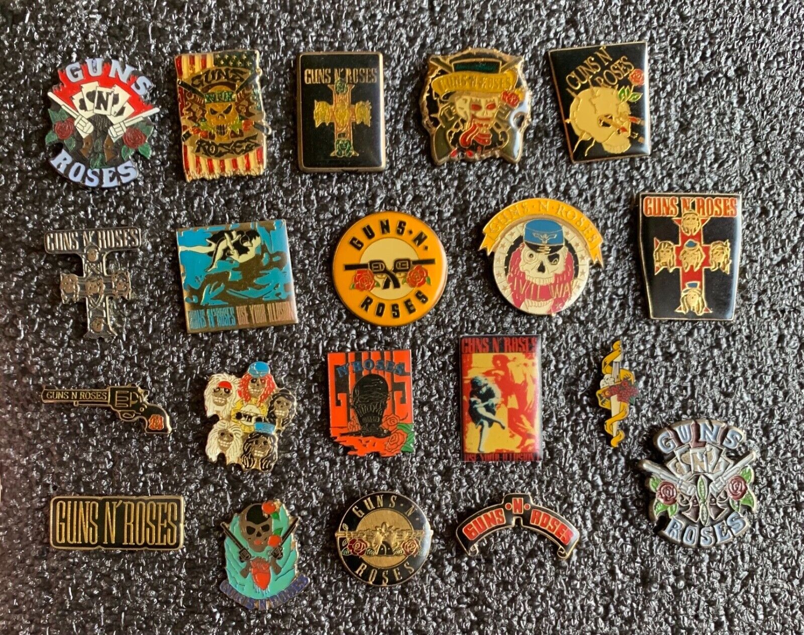 PIN'S LOT OF 20 PINS. GUNS N ROSES. COLLECTION. MUSIC. BAND. ENAMEL PIN  BADGE for Sale - Fleetwoodmac.net