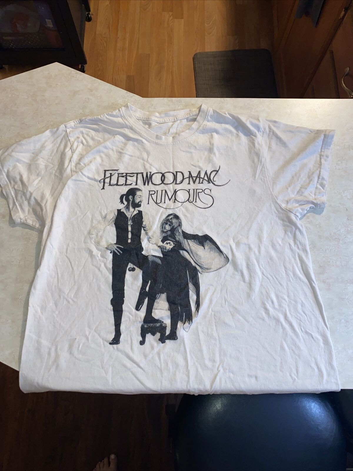 Fleetwoodmac Rumours T-Shirt Size XL: Adult Unisex: One Small Stain