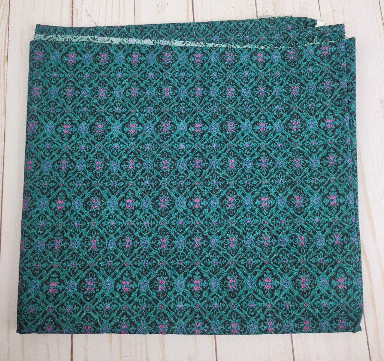 VTG Peter Pan Fabrics Quilting Fabric Sewing Green 46\
